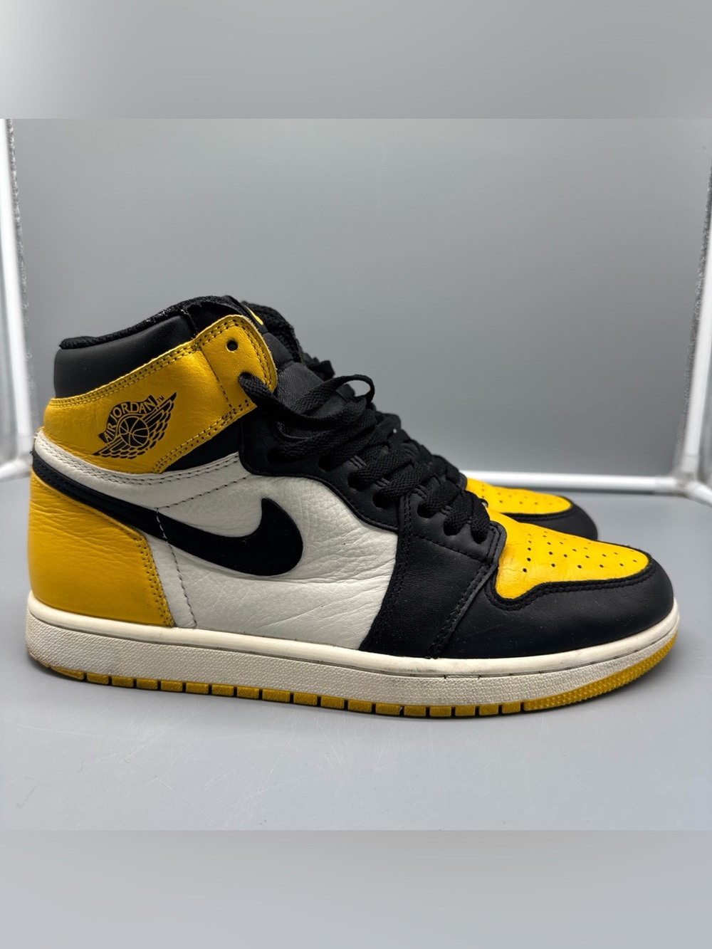 Size 9.5 - Jordan 1 Retro High OG Taxi‎ Yellow Toe